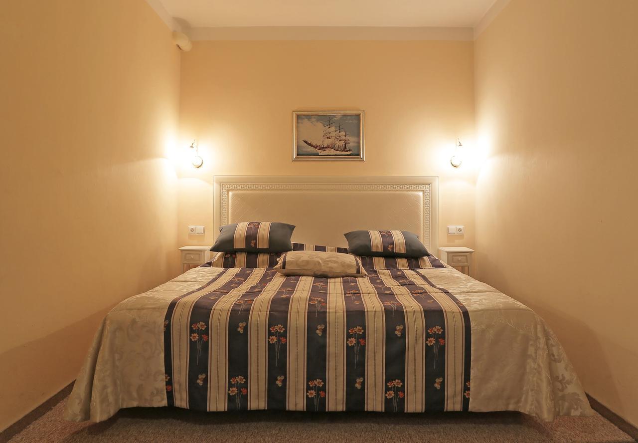 Hotel Zlaty Sloup Karlovy Vary Esterno foto